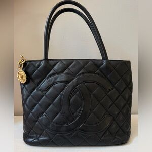 Chanel Vintage Caviar Medallion Tote AUTHENTIC Gold Hardware bought @ Real Real